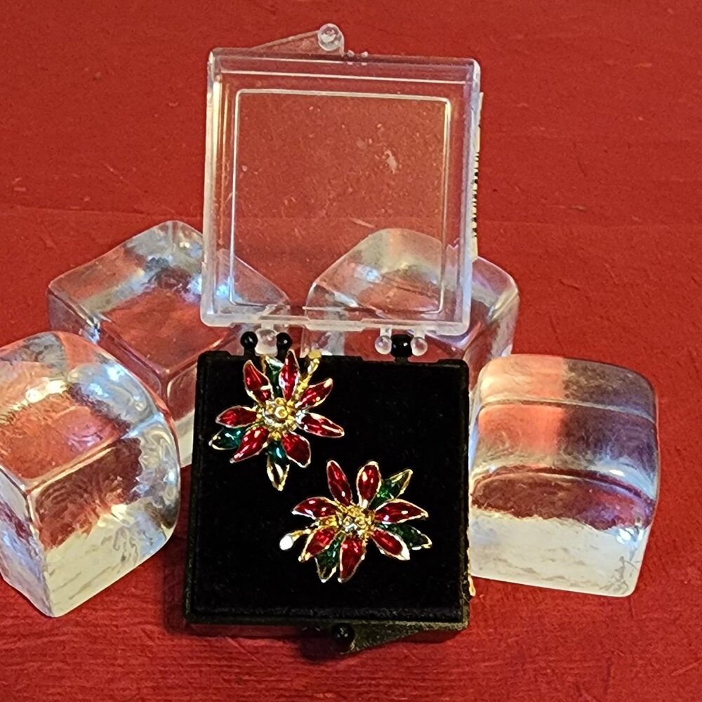 Poinsettia Pierced Earrings